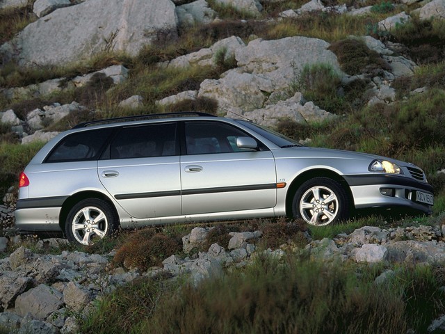 Toyota Avensis Wagon foto 17
