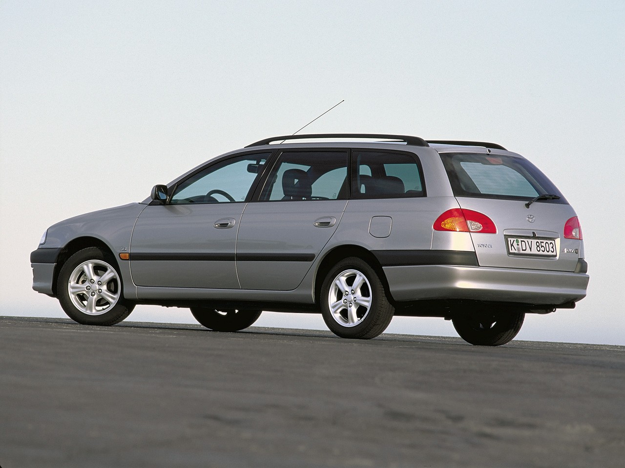 Toyota Avensis Wagon photo 18