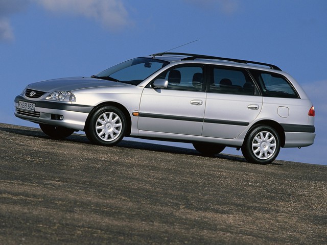 Toyota Avensis Wagon foto 3
