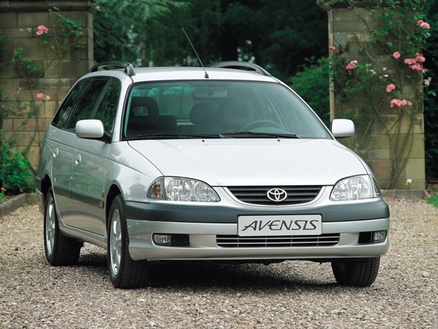 Toyota Avensis Wagon foto 4