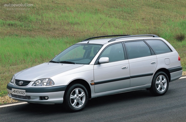 Toyota Avensis Wagon Foto 2