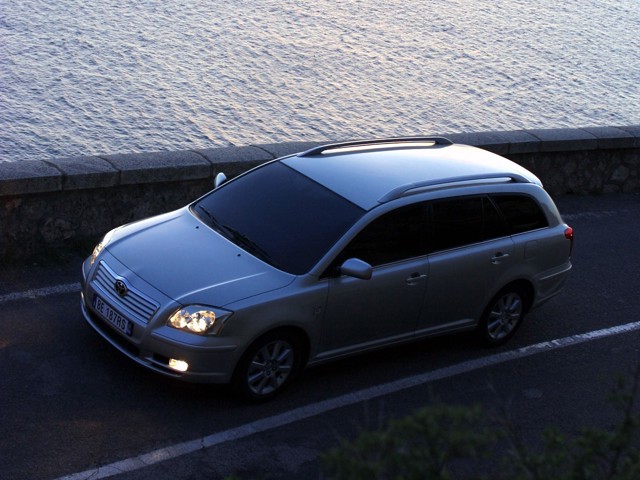 Toyota Avensis Wagon Foto 10