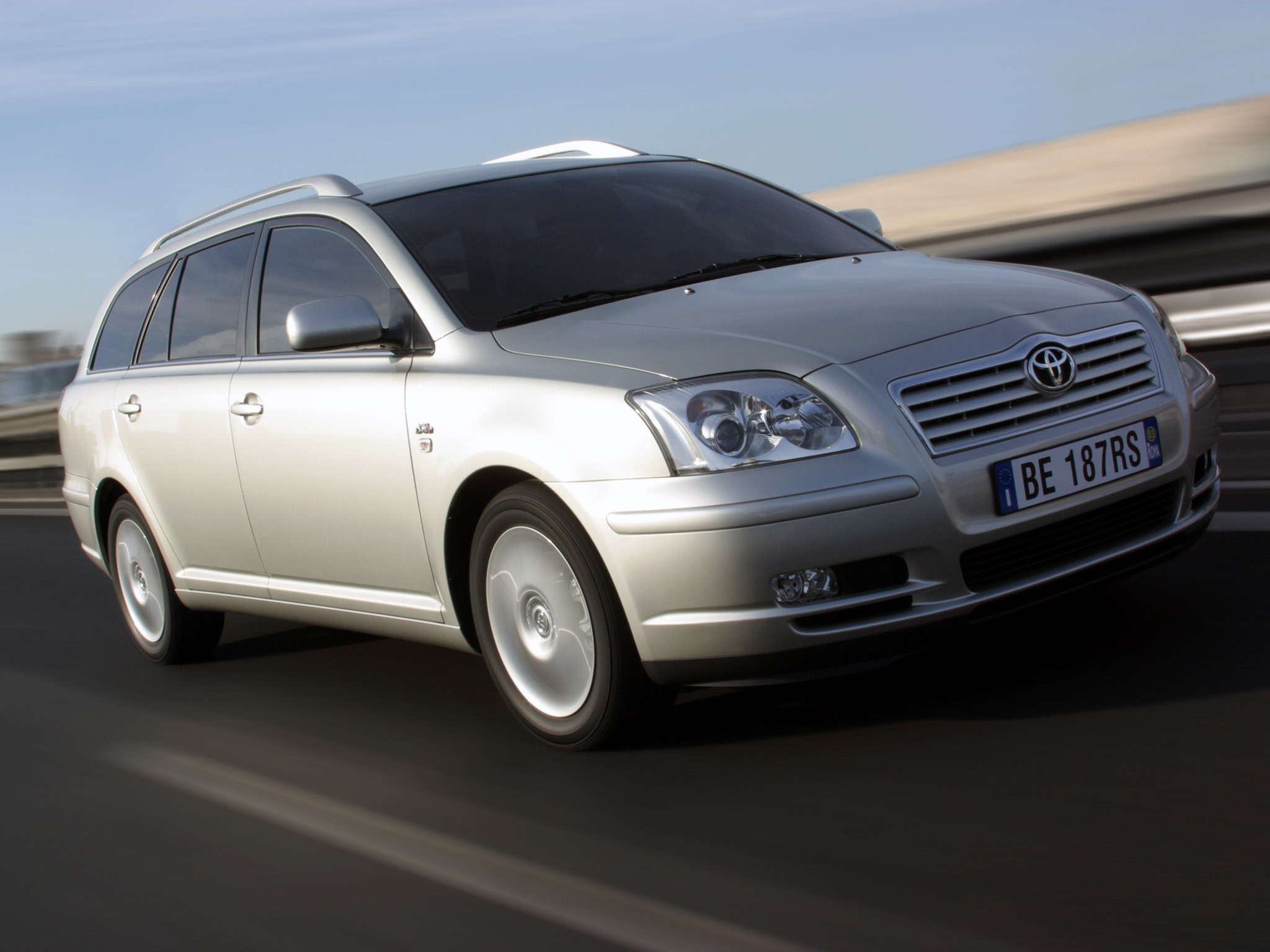 Toyota Avensis Wagon photo 15