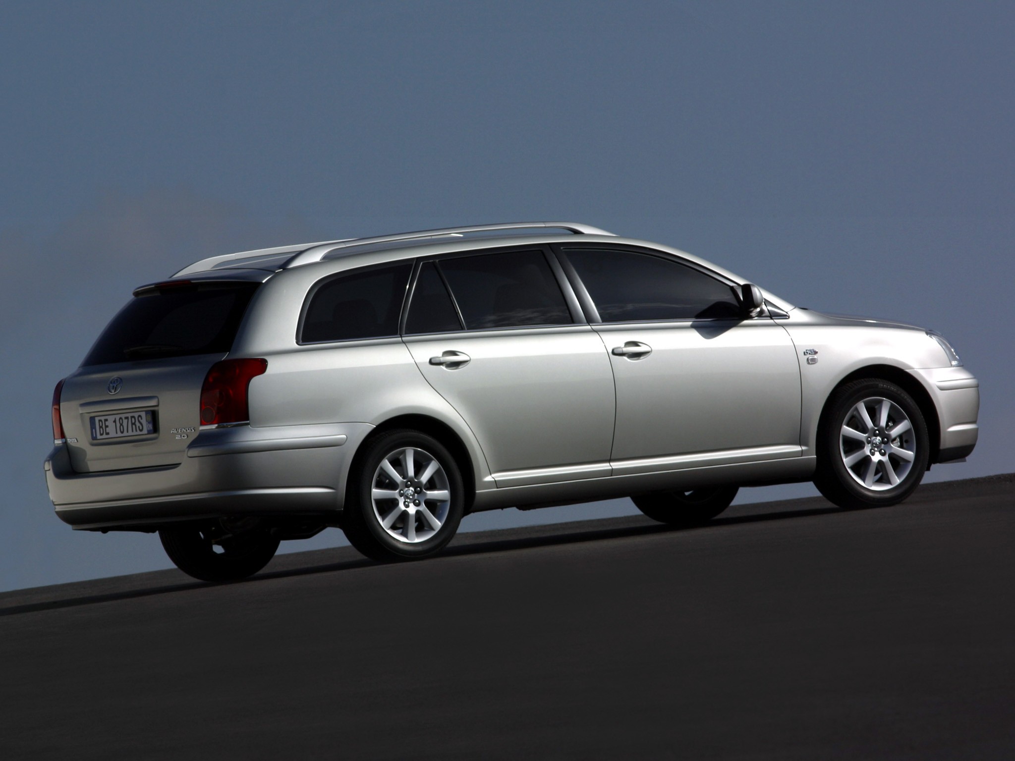 Toyota Avensis Wagon photo 17