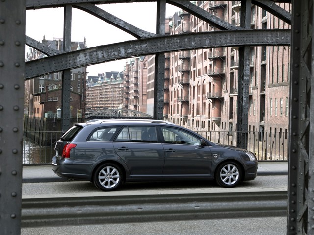 Toyota Avensis Wagon Foto 24