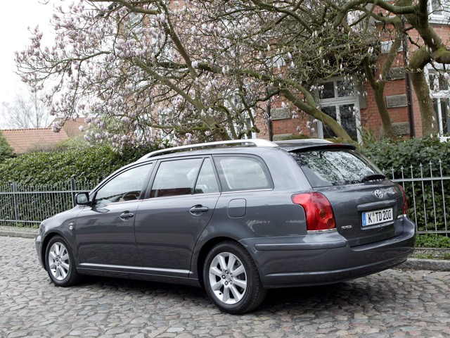 Toyota Avensis Wagon Foto 29