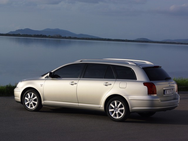 Toyota Avensis Wagon Foto 32