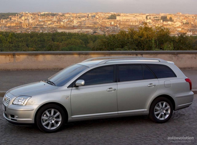 Toyota Avensis Wagon Foto 2