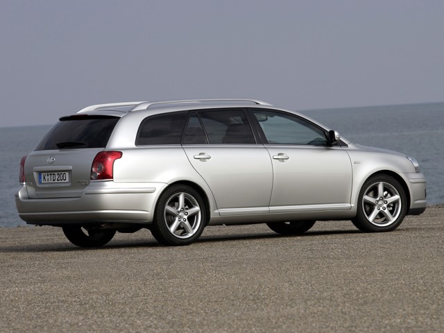 Toyota Avensis Wagon photo 14