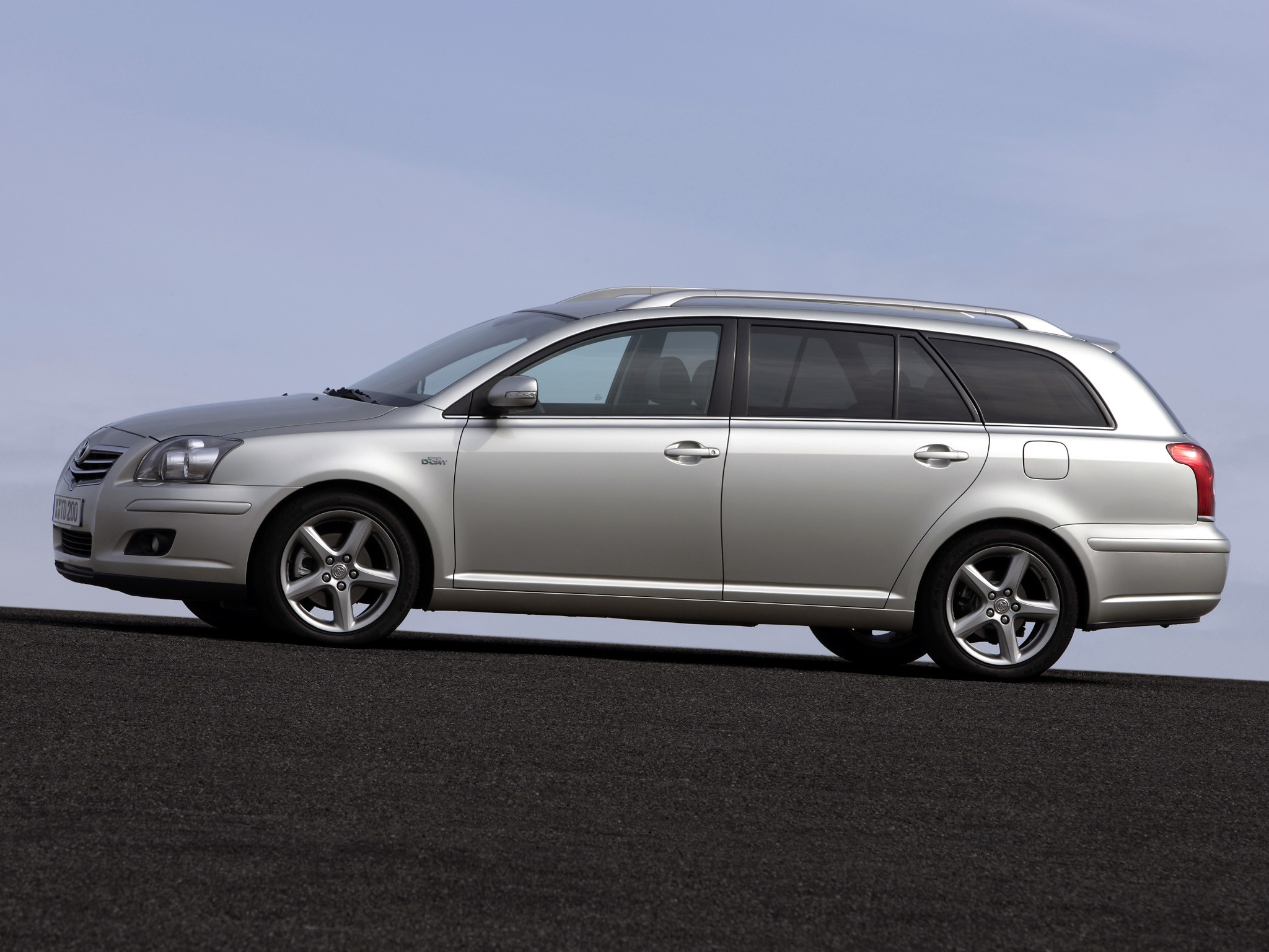 Toyota Avensis Wagon photo 15