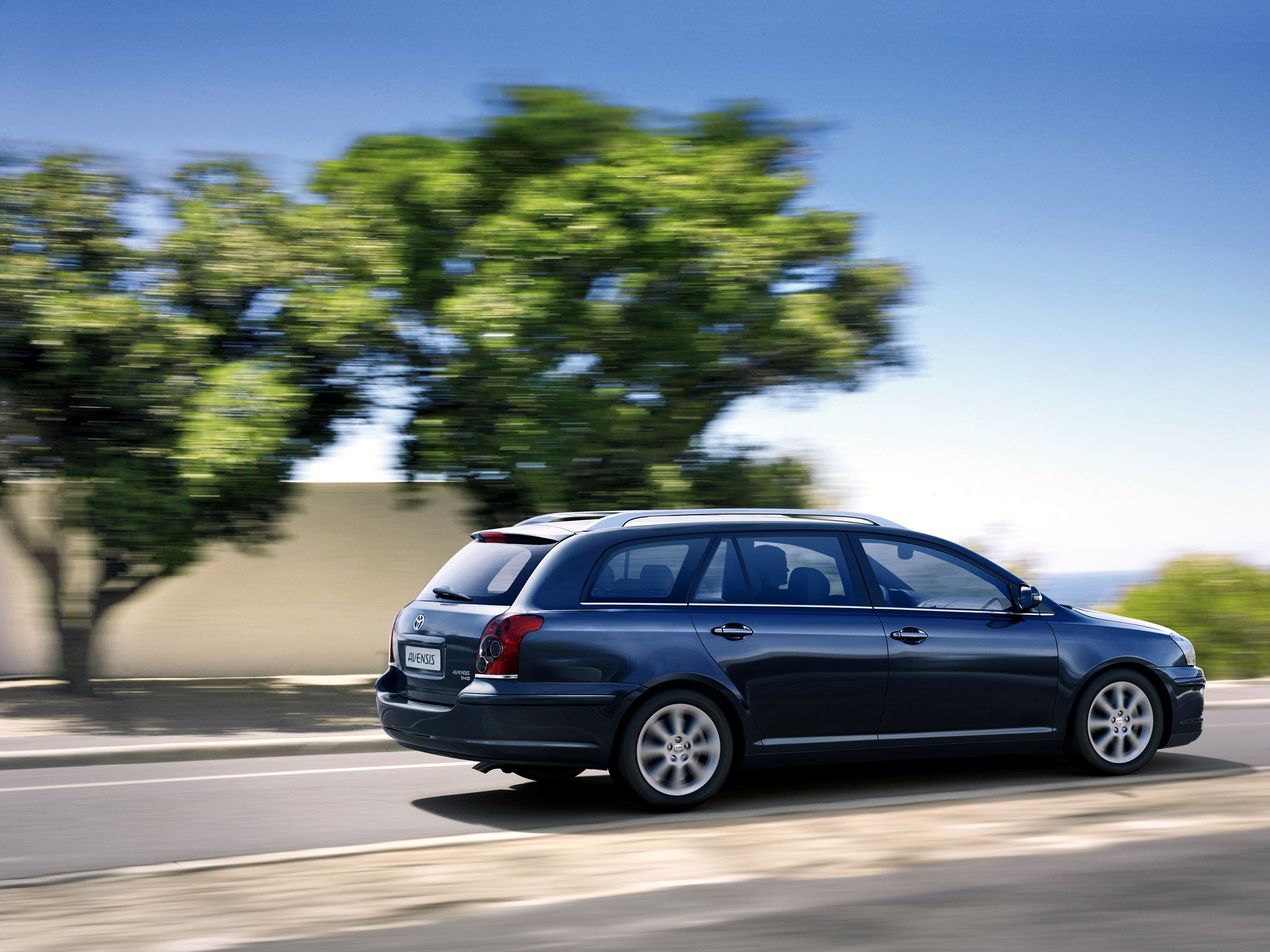 Toyota Avensis Wagon photo 21