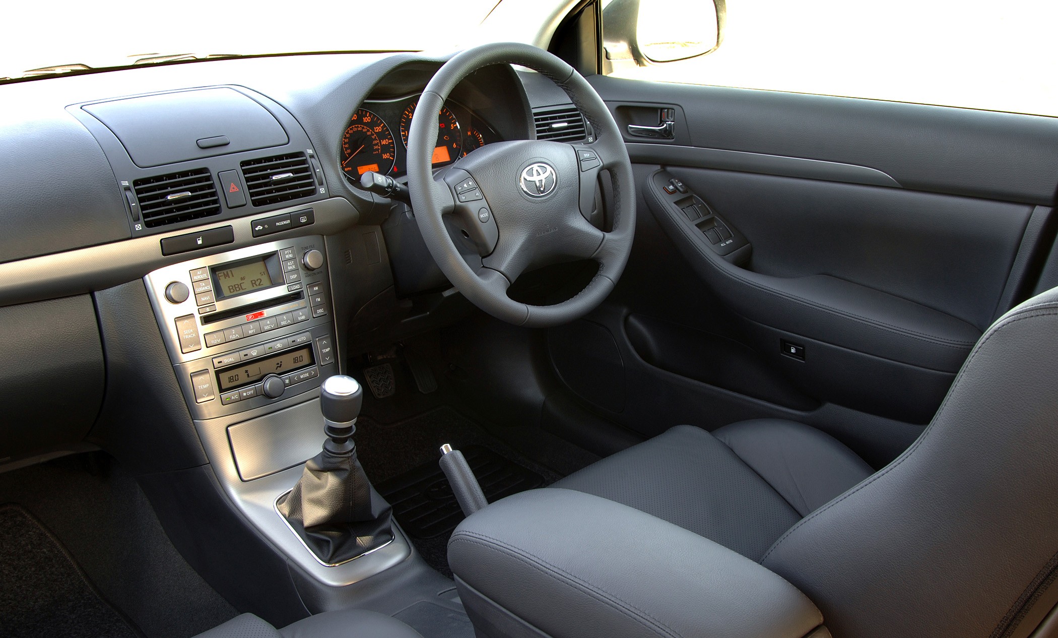 Toyota Avensis Wagon photo 42