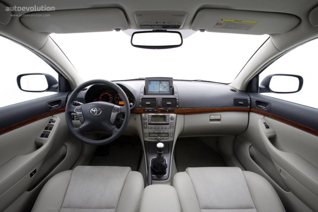 Toyota Avensis Wagon photo 39