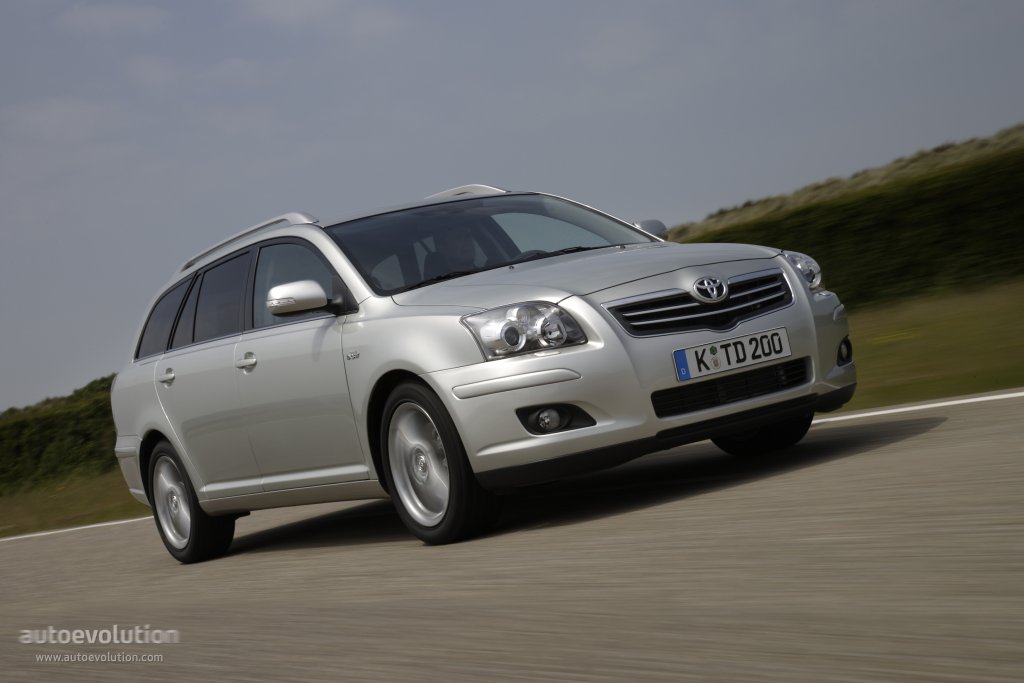 Toyota Avensis Wagon photo 3