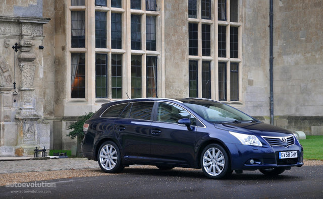 Toyota Avensis Wagon foto 4