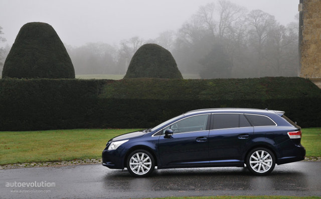 Toyota Avensis Wagon foto 5