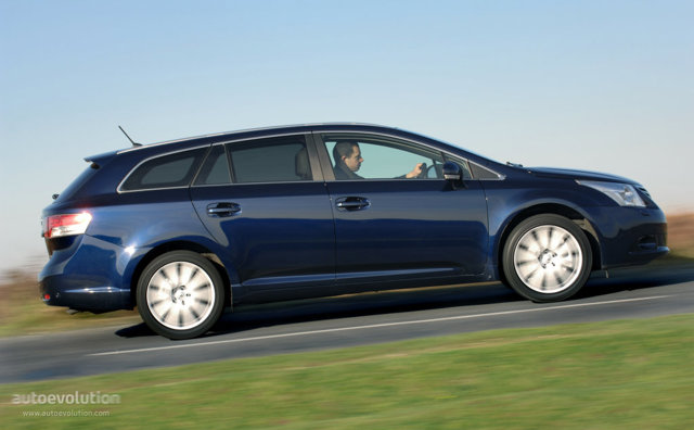Toyota Avensis Wagon foto 7