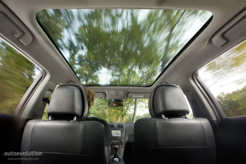 Toyota Avensis Wagon photo 20