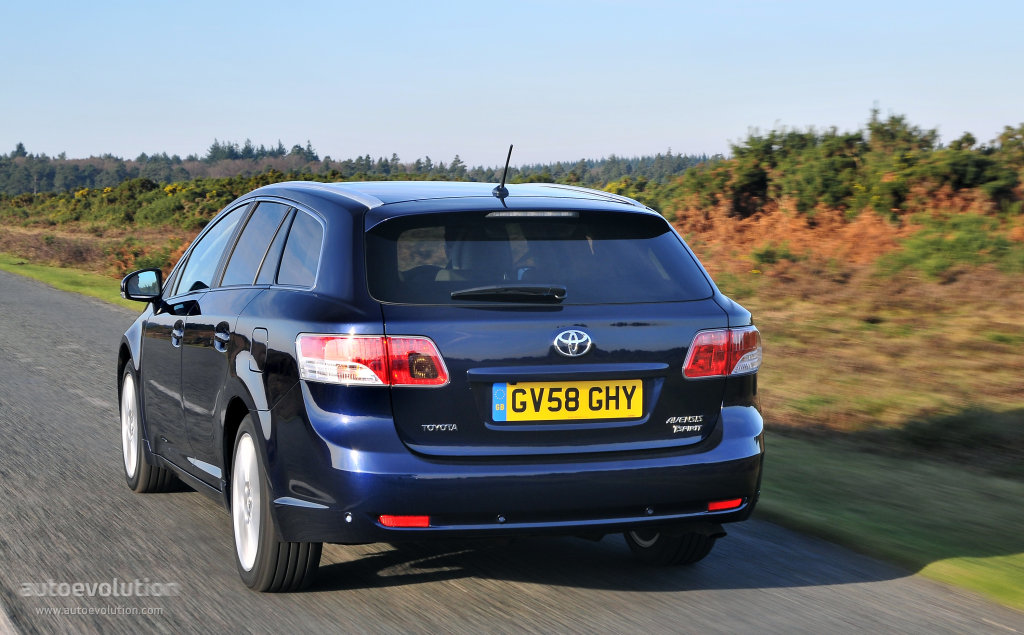 Toyota Avensis Wagon photo 8