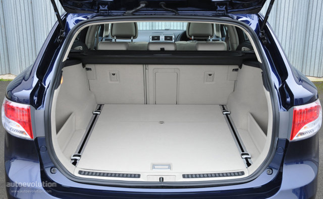 Toyota Avensis Wagon foto 23