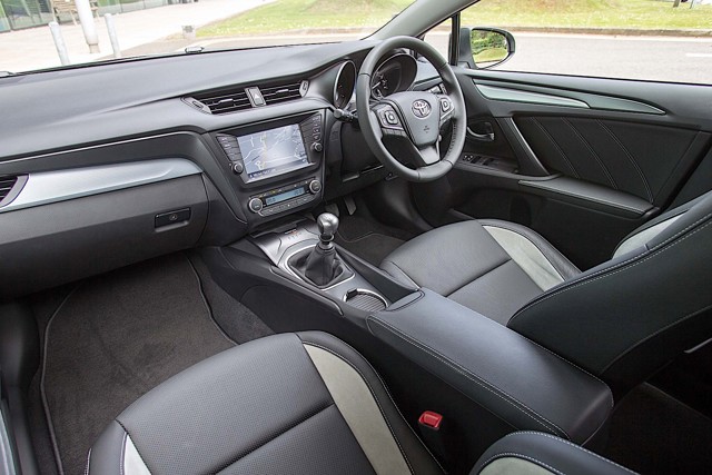 Toyota Avensis Wagon foto 36