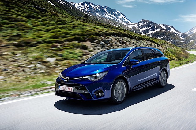 Toyota Avensis Wagon foto 6