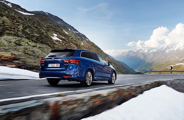 Toyota Avensis Wagon foto 8