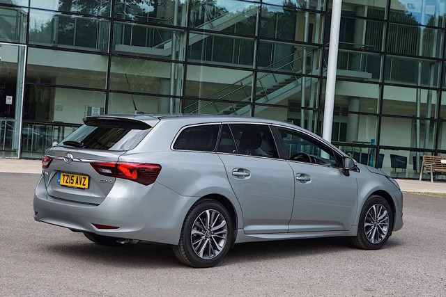 Toyota Avensis Wagon foto 10
