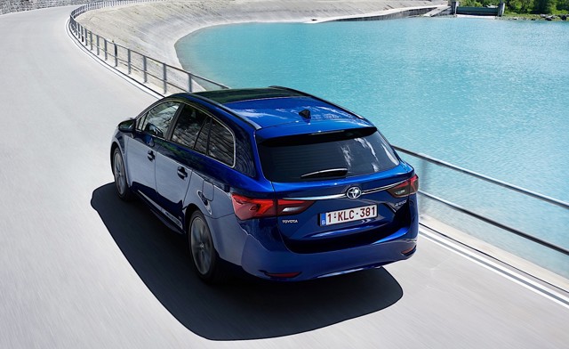 Toyota Avensis Wagon foto 11
