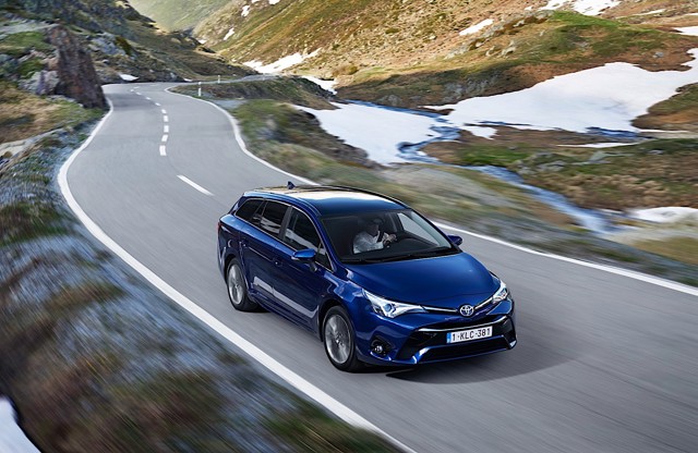 Toyota Avensis Wagon foto 16