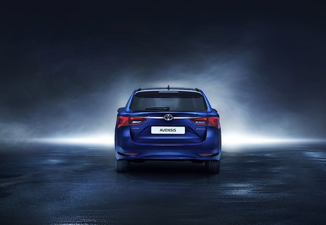 Toyota Avensis Wagon foto 24