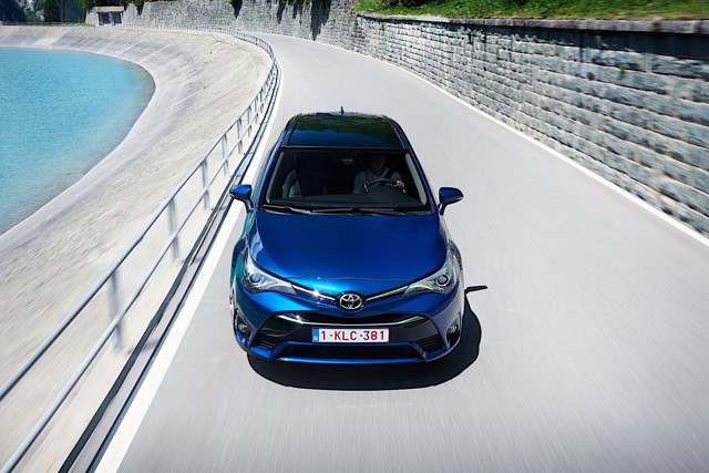 Toyota Avensis Wagon foto 26