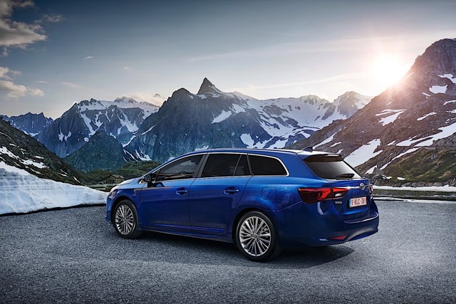 Toyota Avensis Wagon foto 28