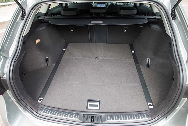 Toyota Avensis Wagon foto 40