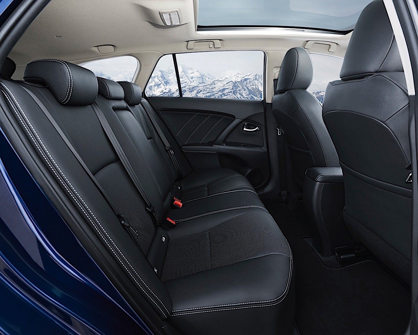 Toyota Avensis Wagon photo 43