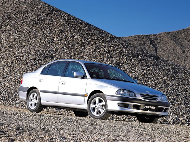 Toyota Avensis foto 10