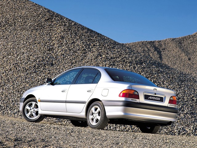 Toyota Avensis foto 11