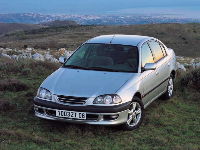 Toyota Avensis foto 12