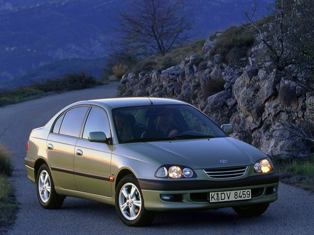Toyota Avensis foto 5