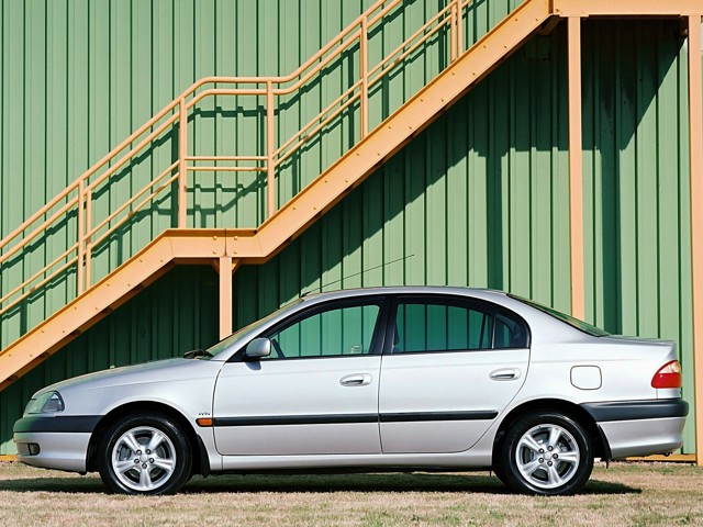 Toyota Avensis photo 8