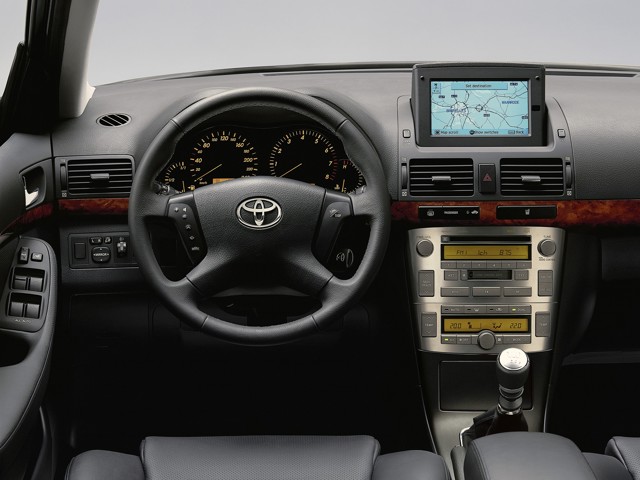 Toyota Avensis foto 48