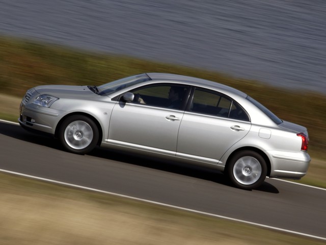 Toyota Avensis foto 6