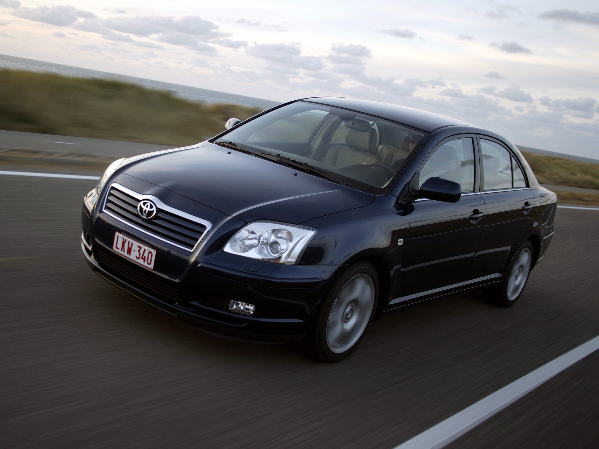 Toyota Avensis photo 8