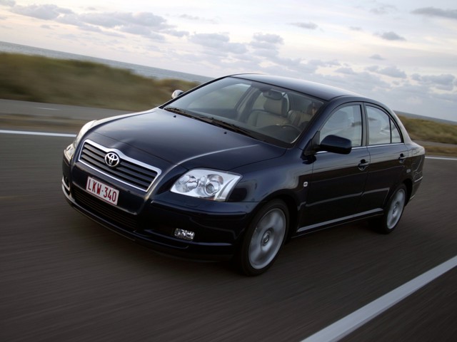 Toyota Avensis foto 8
