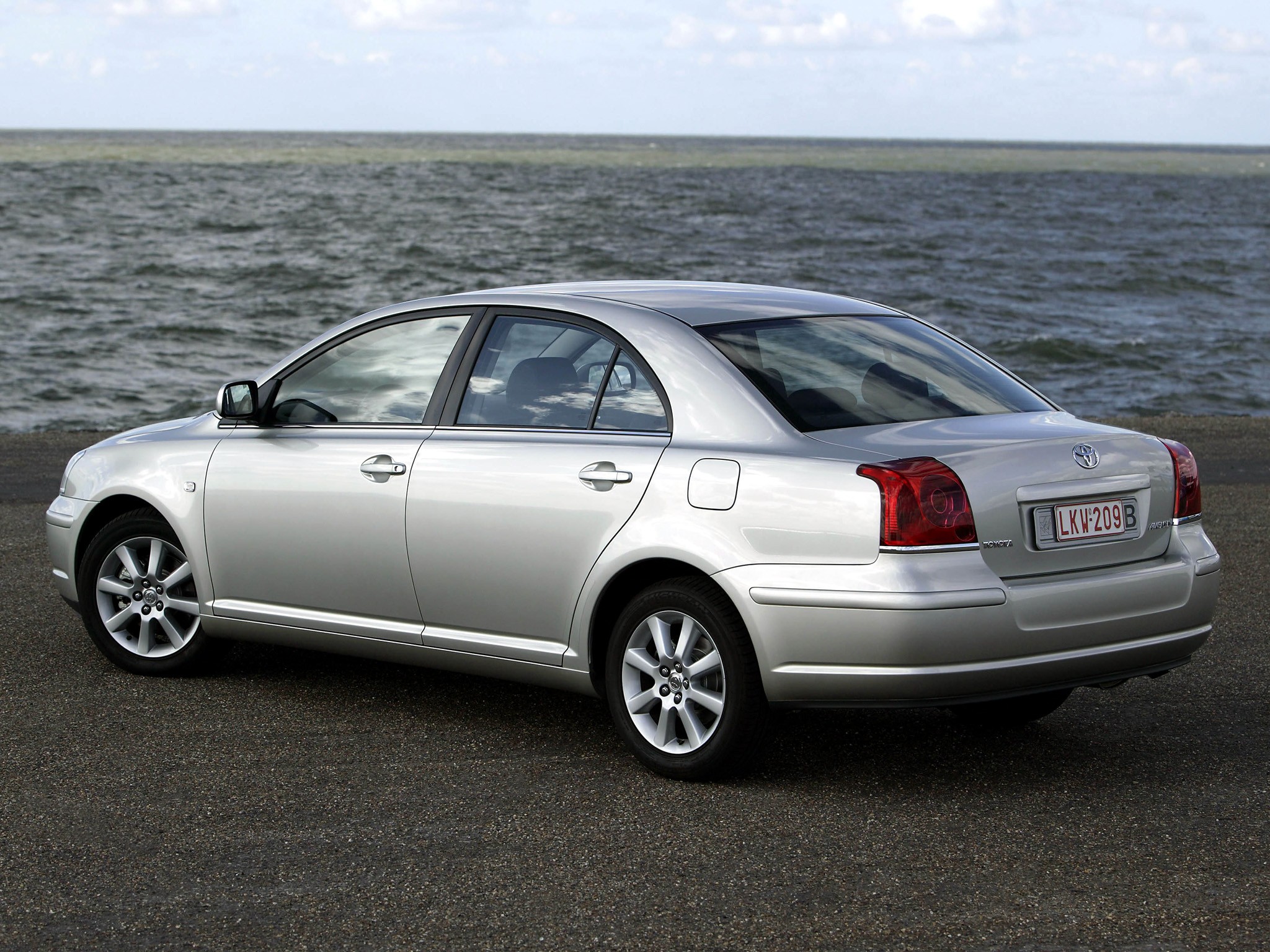 Toyota Avensis photo 10