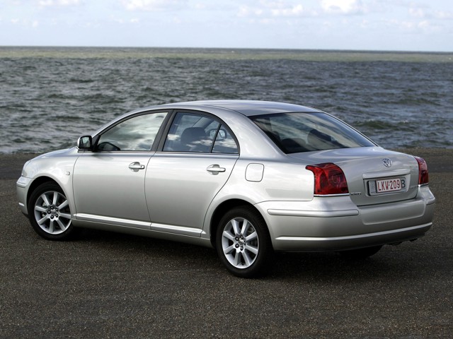 Toyota Avensis foto 10