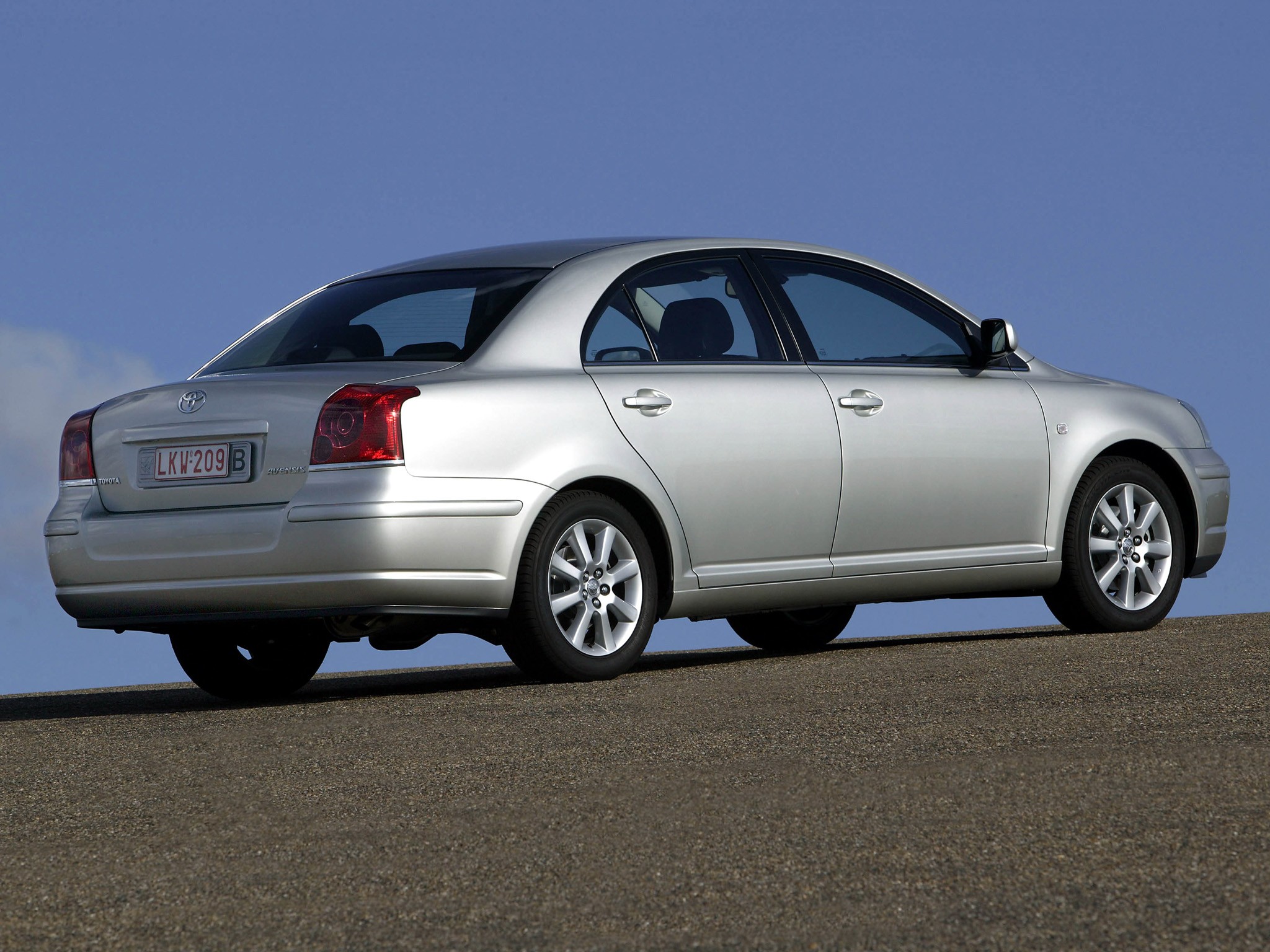 Toyota Avensis photo 12
