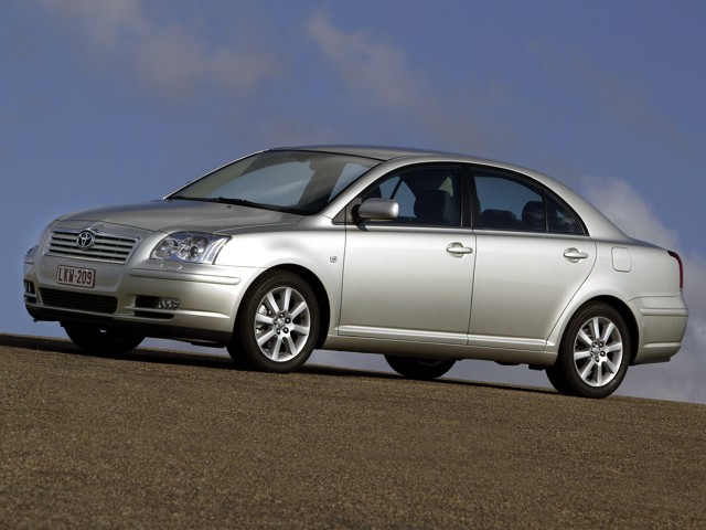 Toyota Avensis foto 13