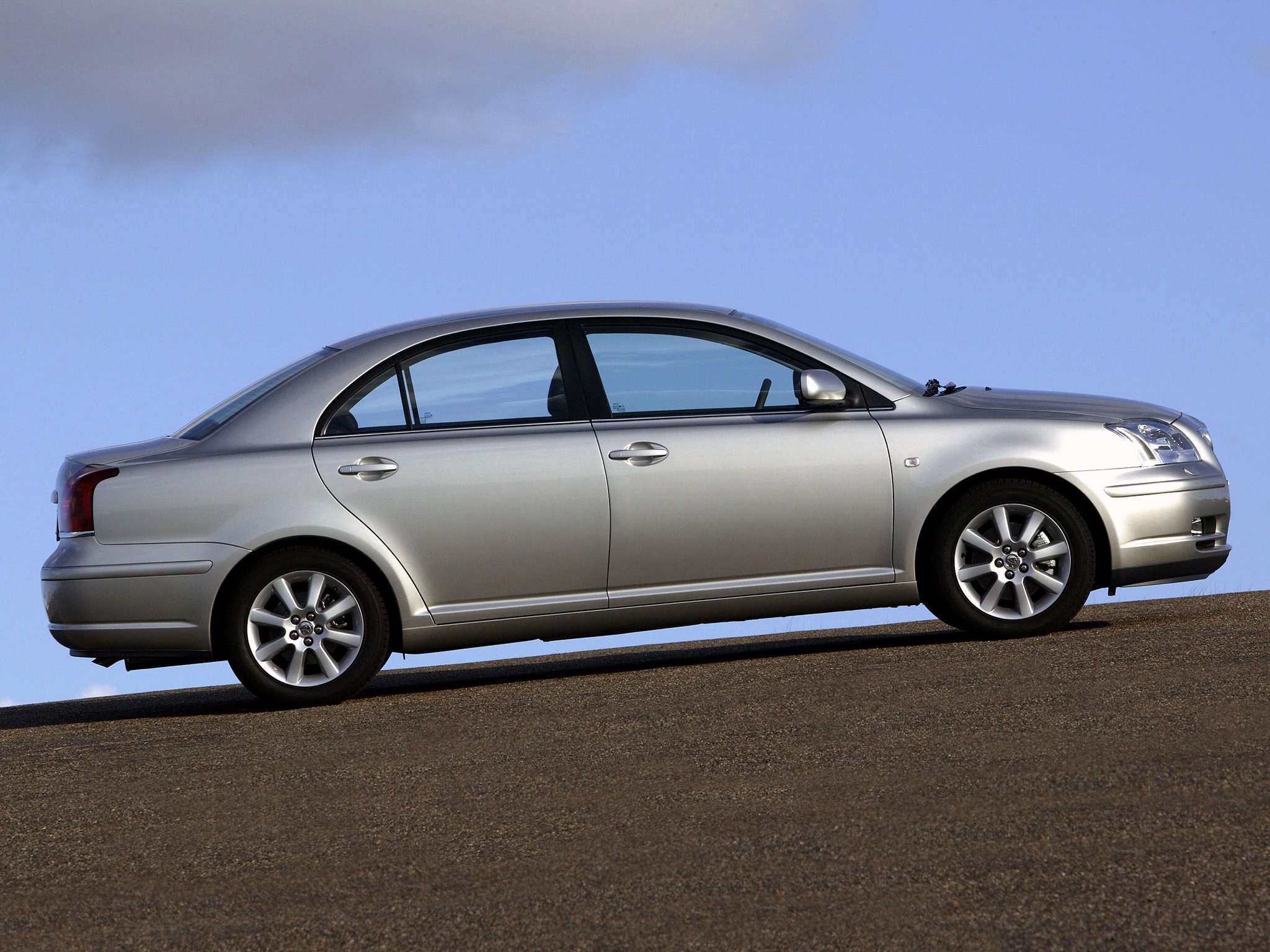 Toyota Avensis photo 14