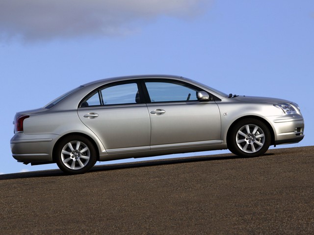 Toyota Avensis foto 14
